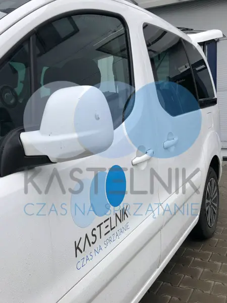 Oferujemy dezynfekcję szamba. Nasze telefony czynne są 24/7. Pojazd firmy dezynfekującej szambo